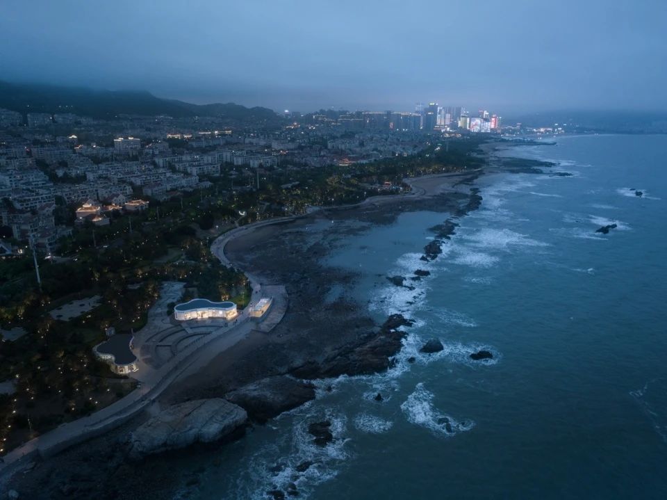 光线的载体和容器   Dotcom Coffee青岛海边店  Atelier LOONG-8