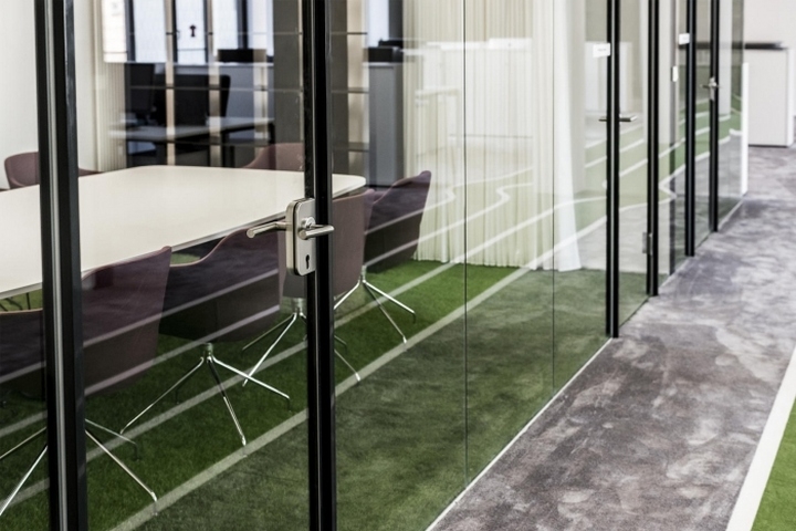 Onefootball足球主题办公室设计-13