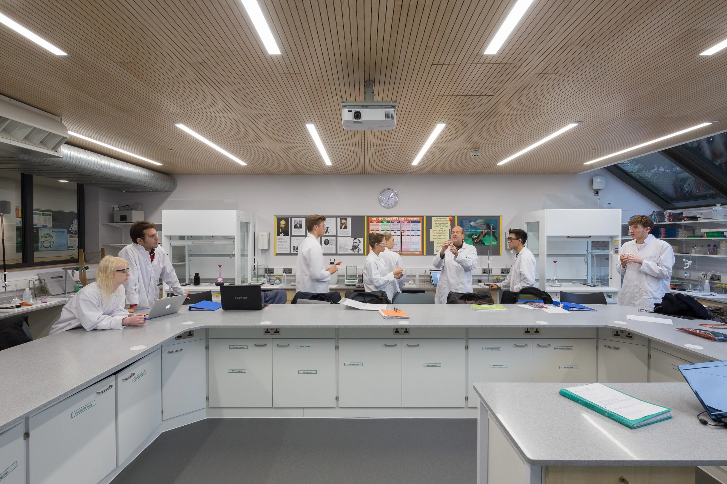 牛津国际学院 St. Clare's 教育设施-15