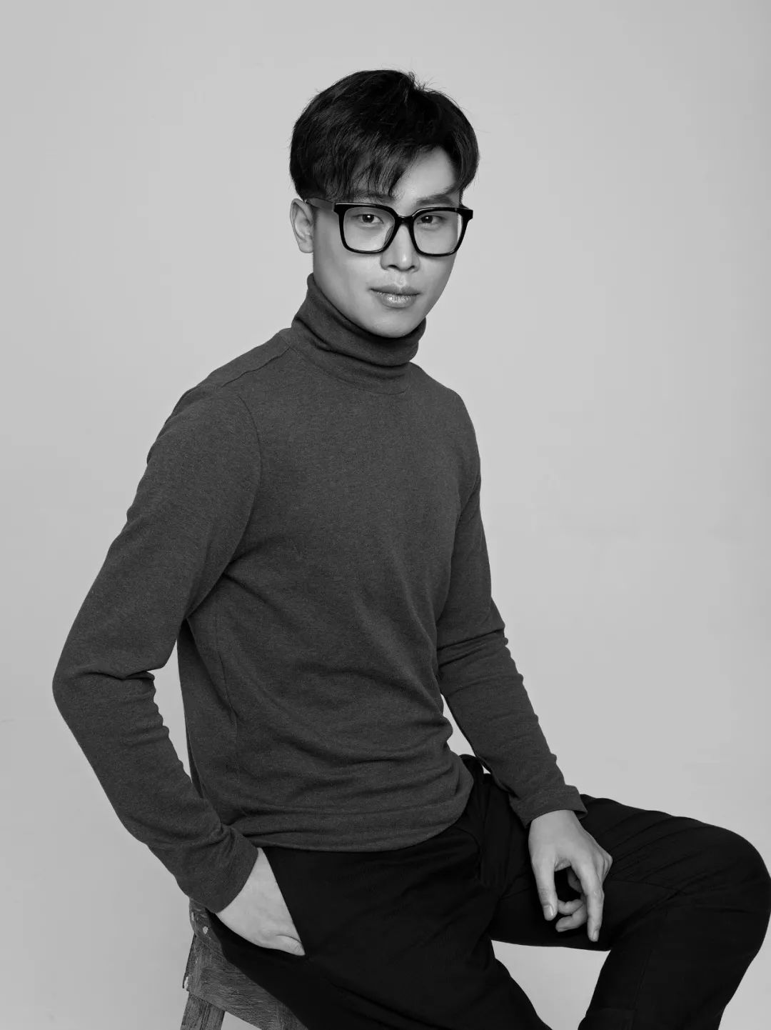 新时代女性独居空间，粉色浪漫与灰色简约的完美结合-59