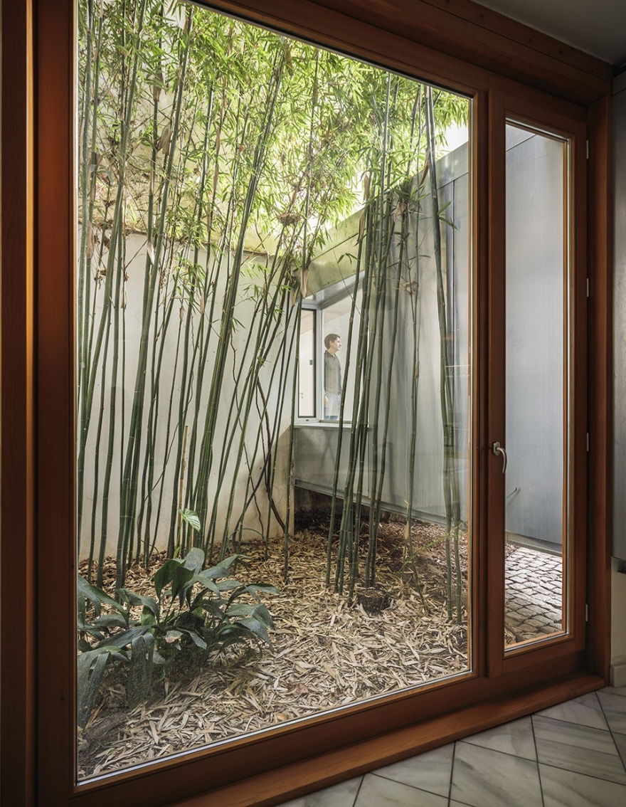 西班牙 Córdoba 街区内院办公室 · 光与影的游戏-17