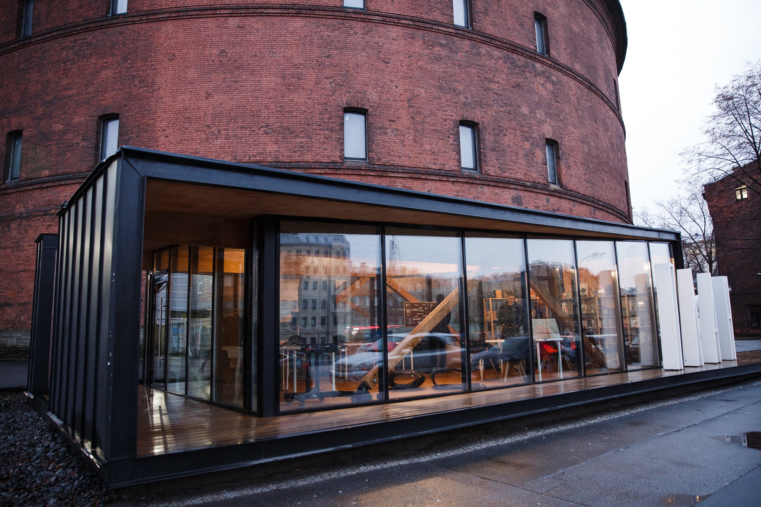 街头的透明讲座馆——Geosota 团队打造独特视角空间-10