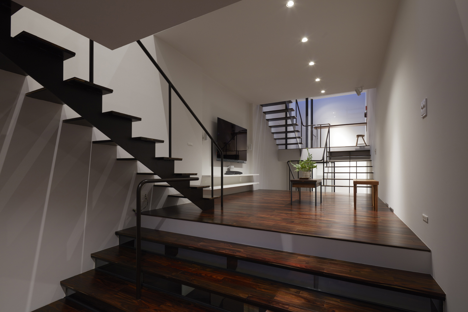 大阪 Minami-Tanabe 住宅 | 室内景观与不锈钢窗帘的巧妙融合-25