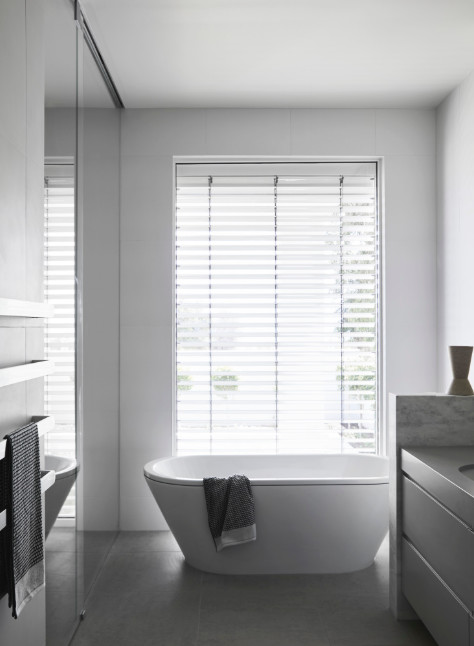 金色的;金黄色的;金的;金制的-104