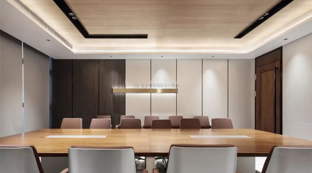 典硕国际设计机构打造的现代中式办公空间-44