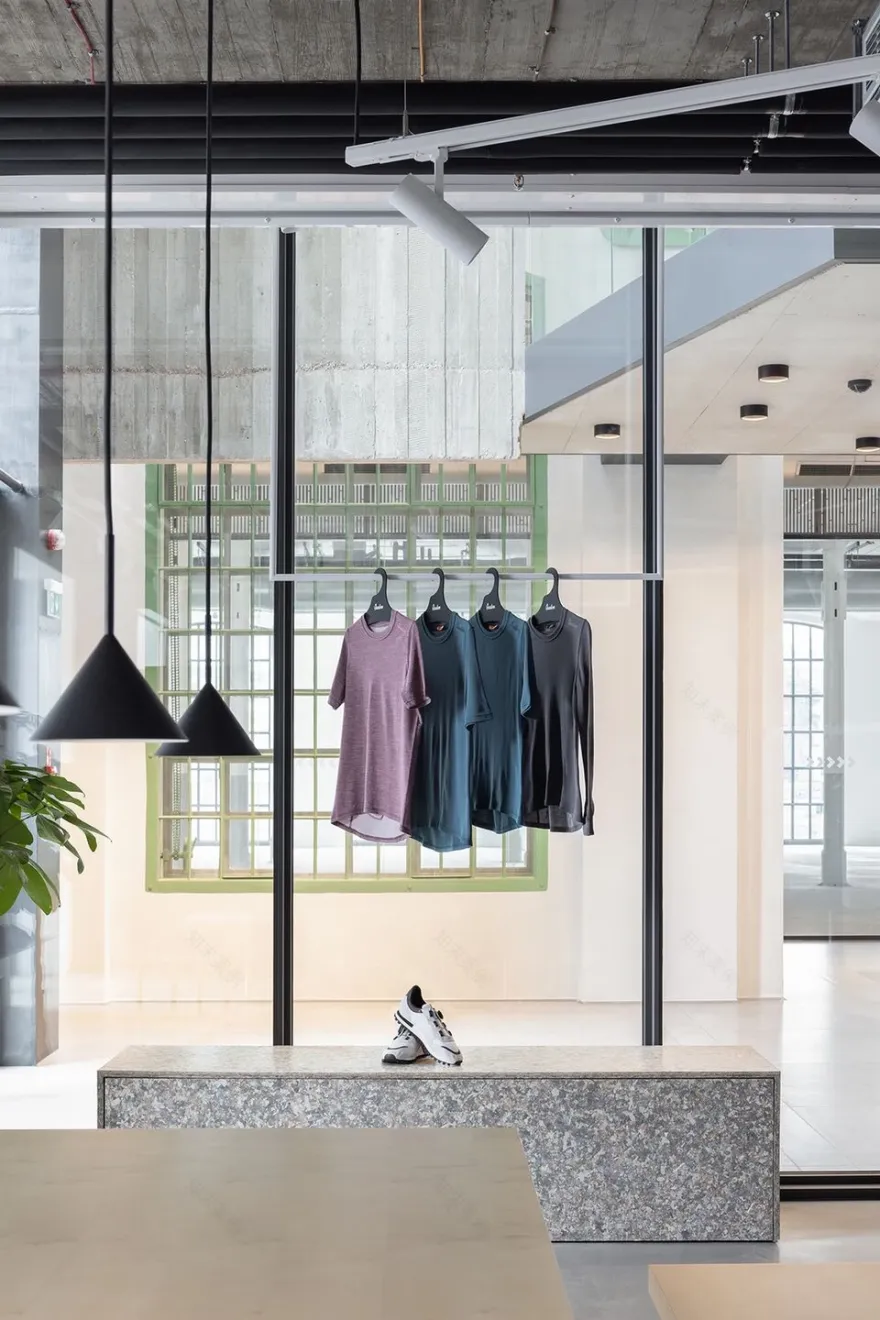 Isadore 商店室内设计丨斯洛伐克布拉迪斯拉发丨Grau Architects-9