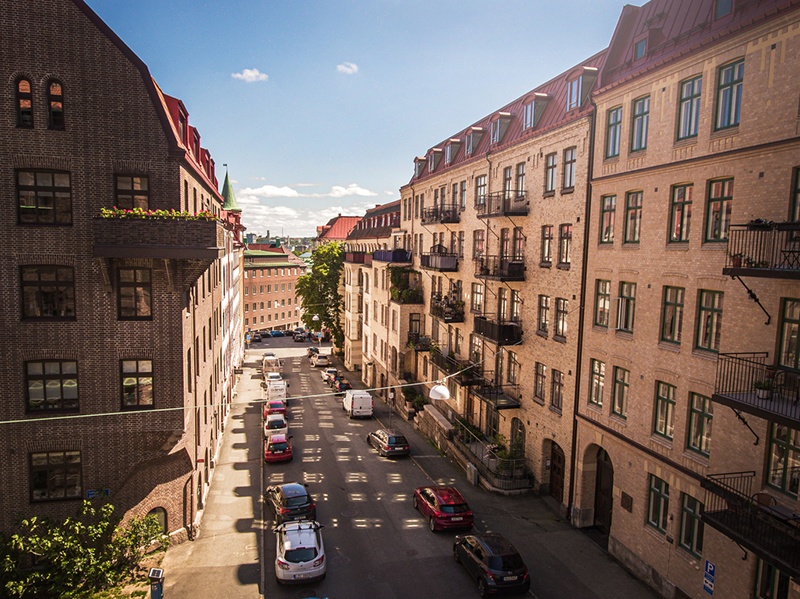 梦幻花卉厨房与雪白客厅 | 哥德堡公寓设计-22