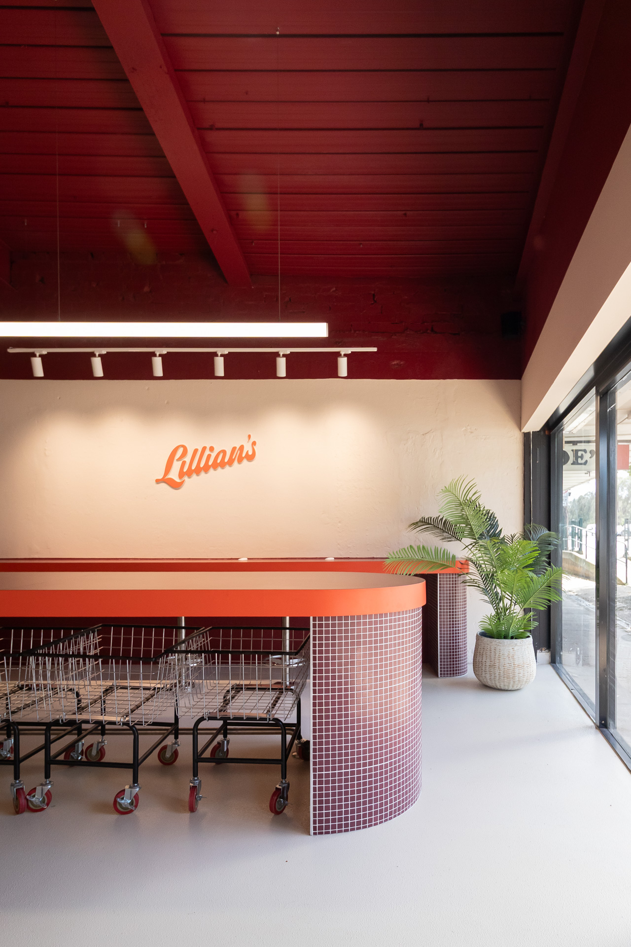 LILLIAN'S LAUNDROMAT-2