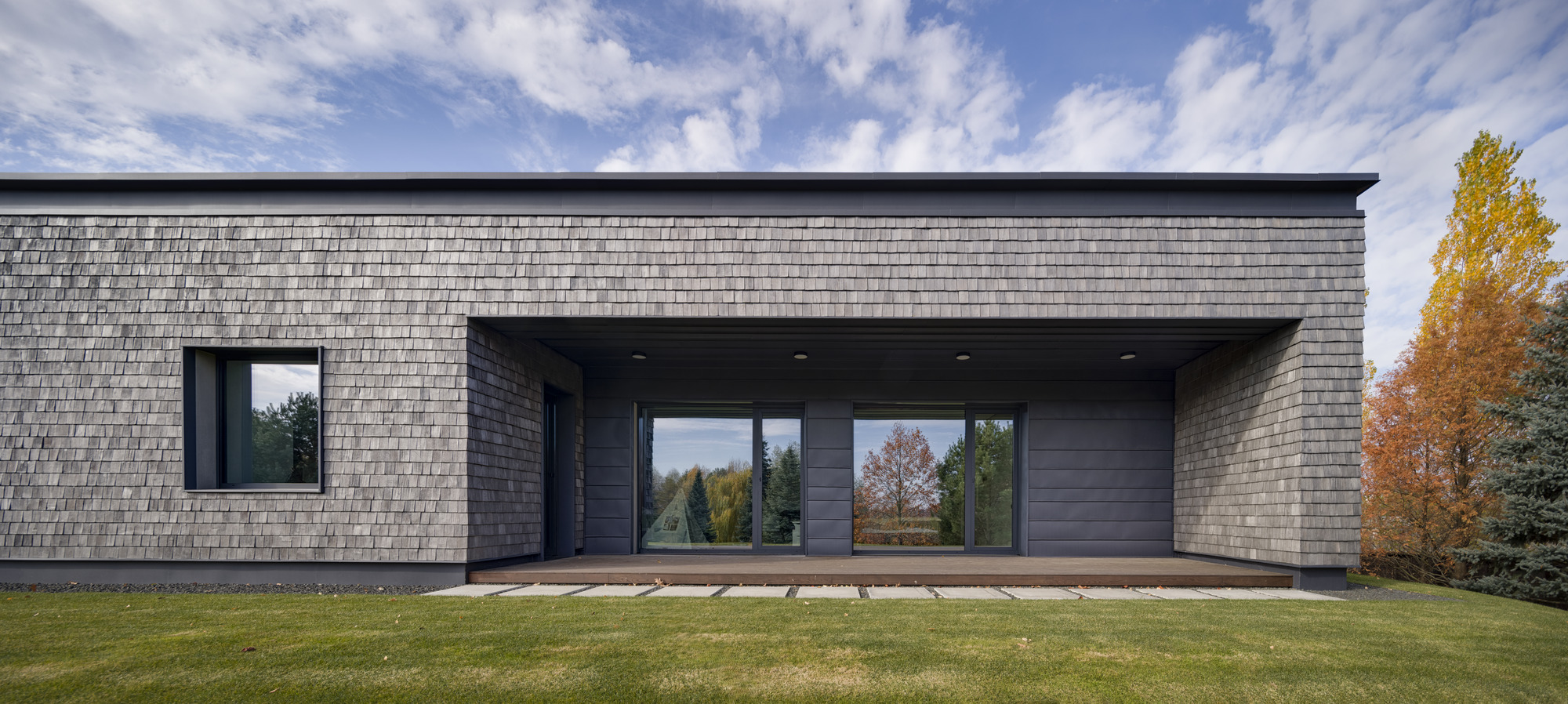 乌克兰岩石花园中的现代别墅丨乌克兰基辅丨Palamarchuk Architects-10