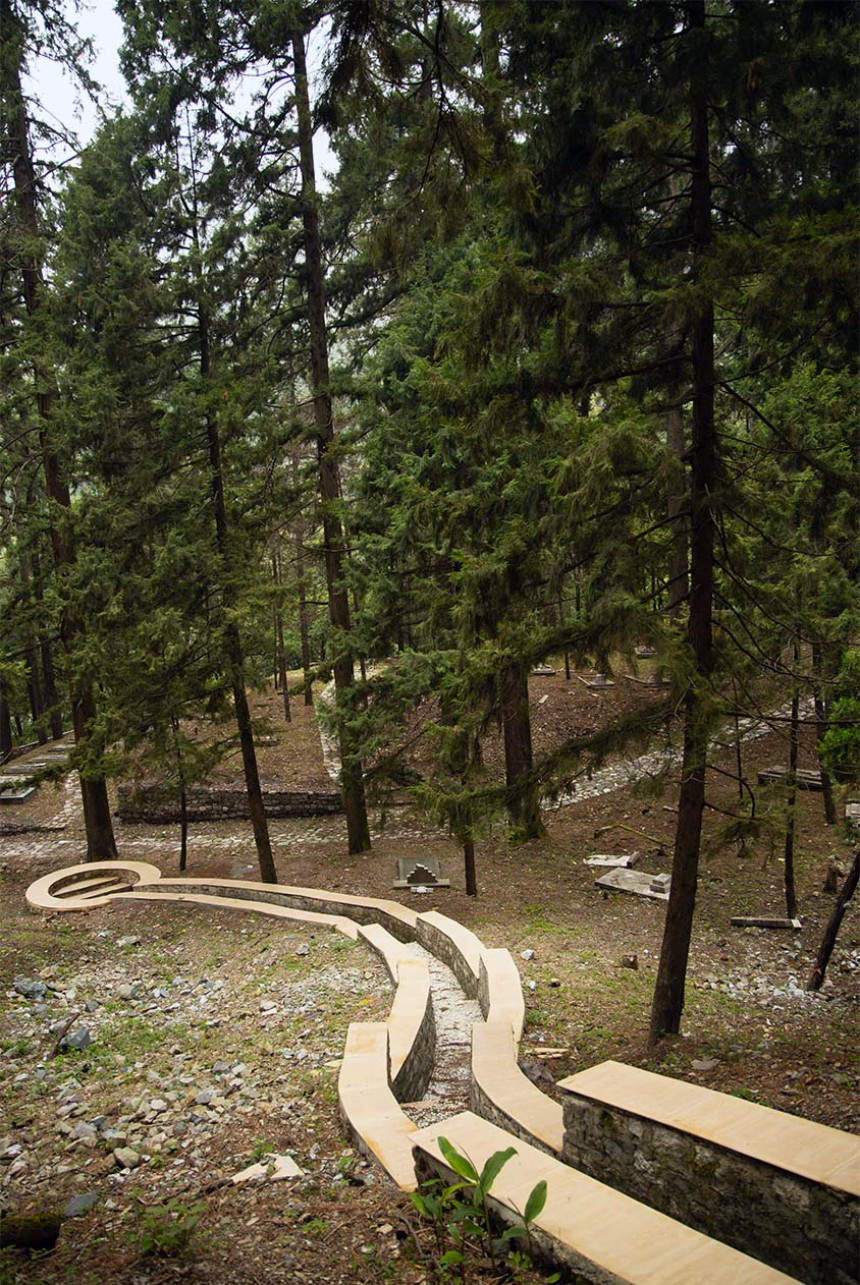 一座松树林中的公共纪念公园（Sensorium Park）丨印度丨Compartment S4-31