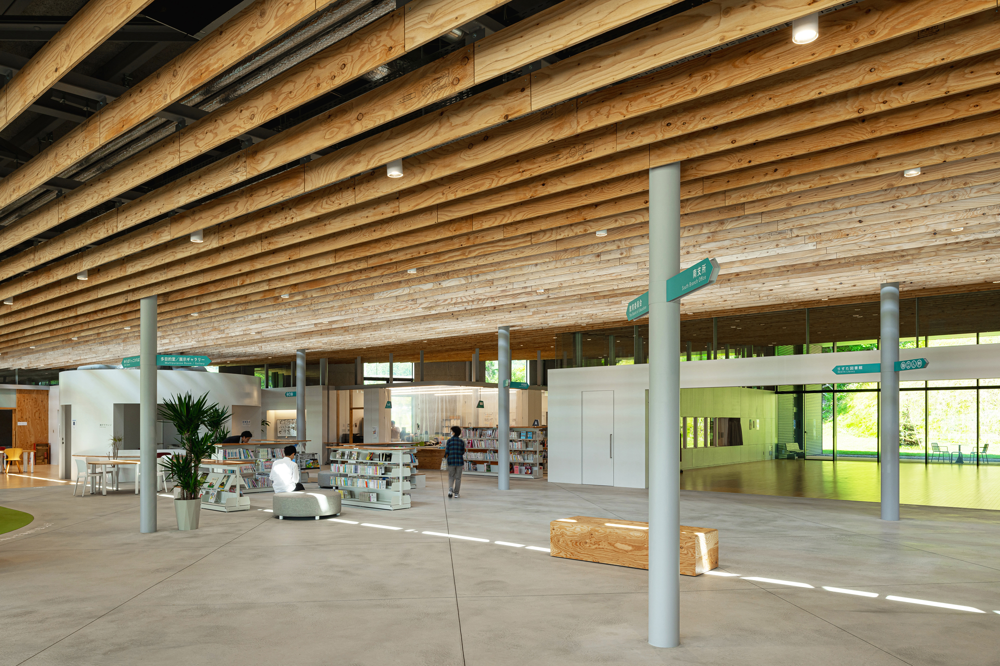 Yubari City Community Base Complex RESTA / Atelier BNK-25