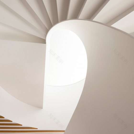 私人住宅中的旋转楼梯设计丨德国特里尔-29