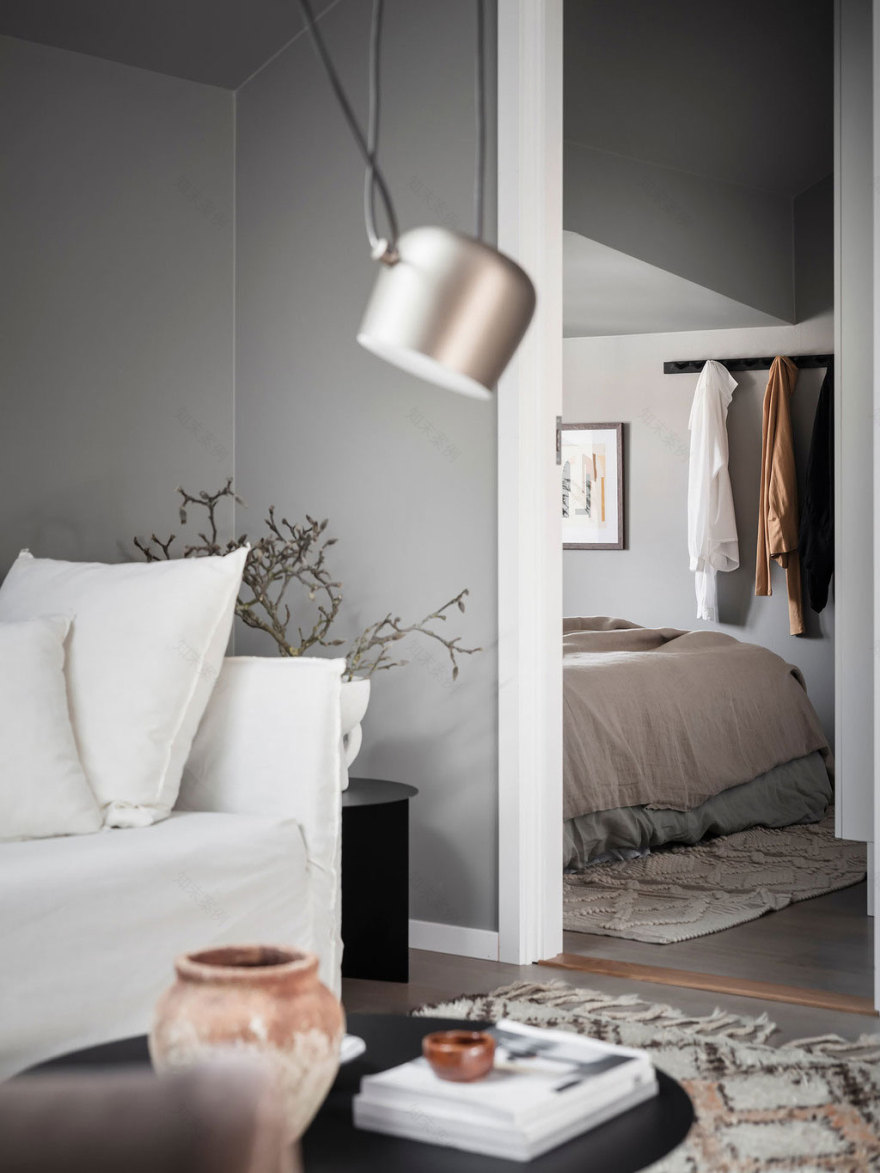 35 平米灰调顶楼公寓,独特设计展现极致空间魅力-19