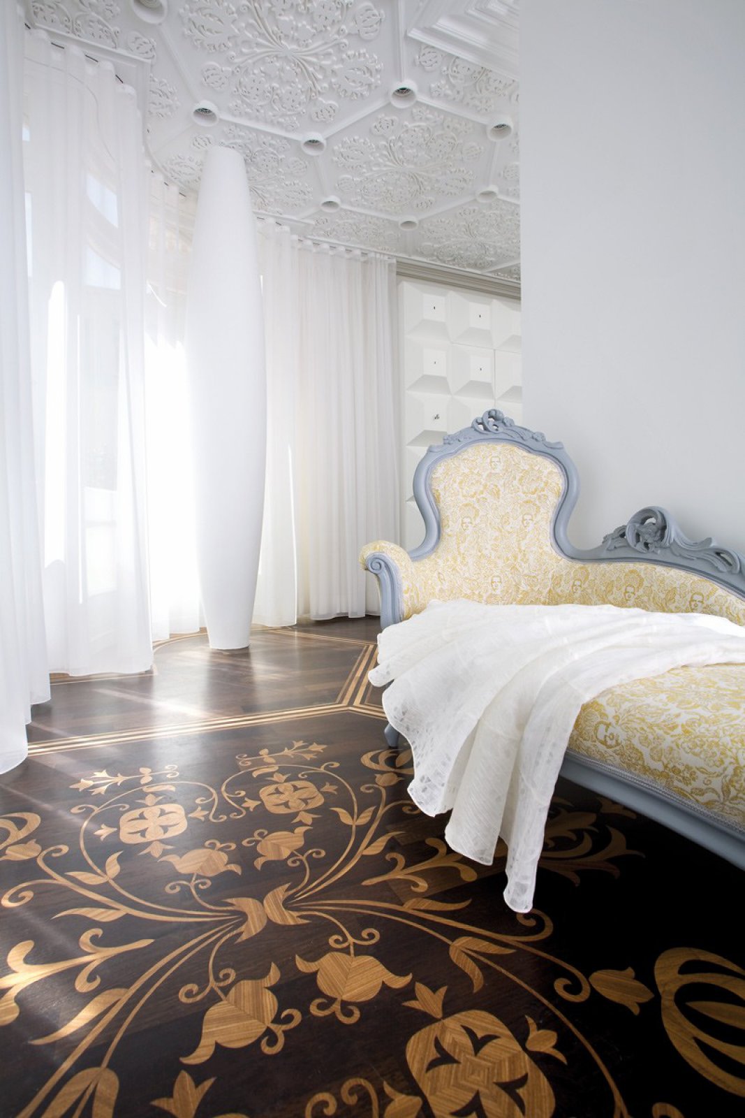 繁简结合的艺术空间-7