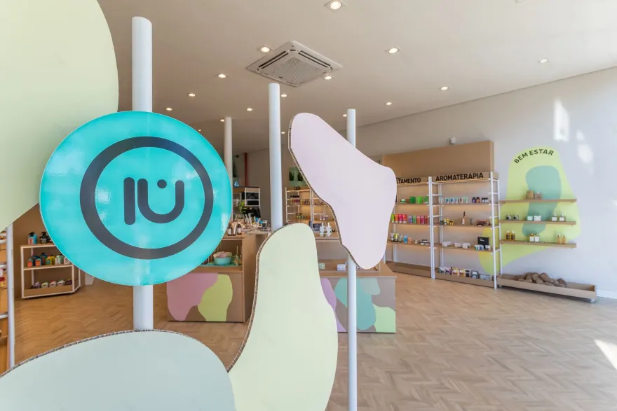 IÚ Cosmetics 商店丨巴西南里奥格兰德丨Studio FAV-8