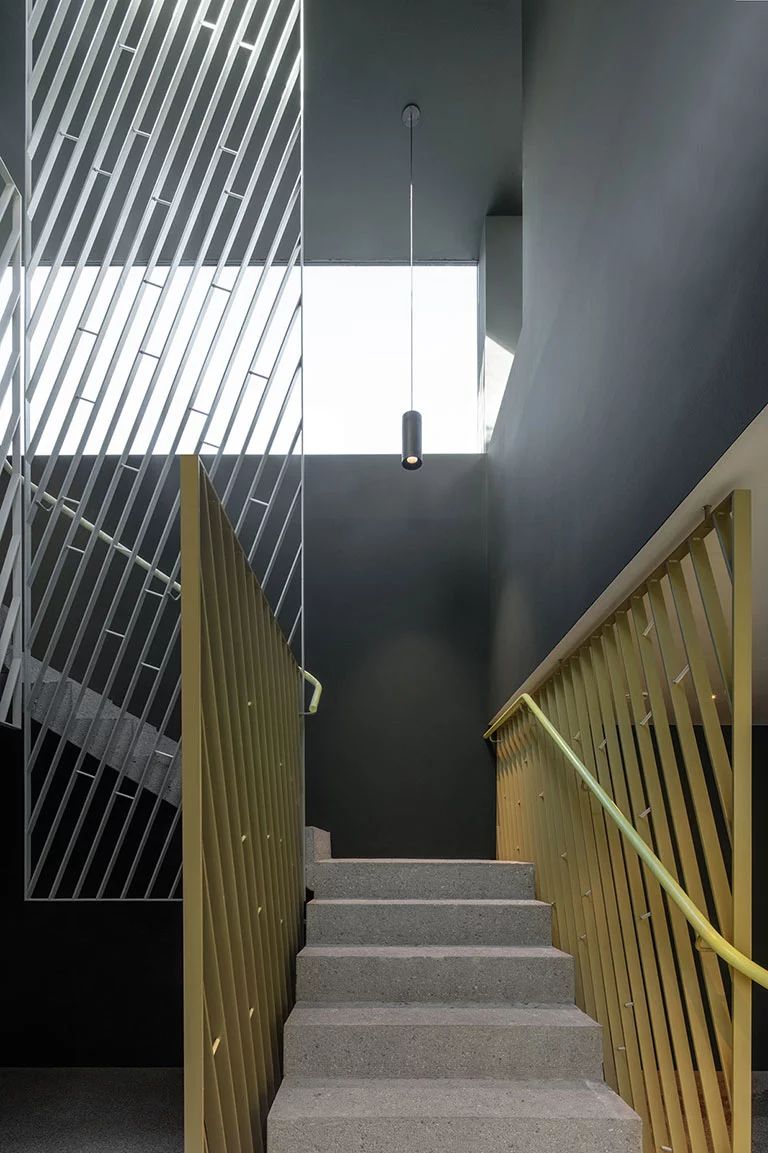 简约灰的极致魅力——bergmeisterwolf 建筑设计事务所案例解析-19