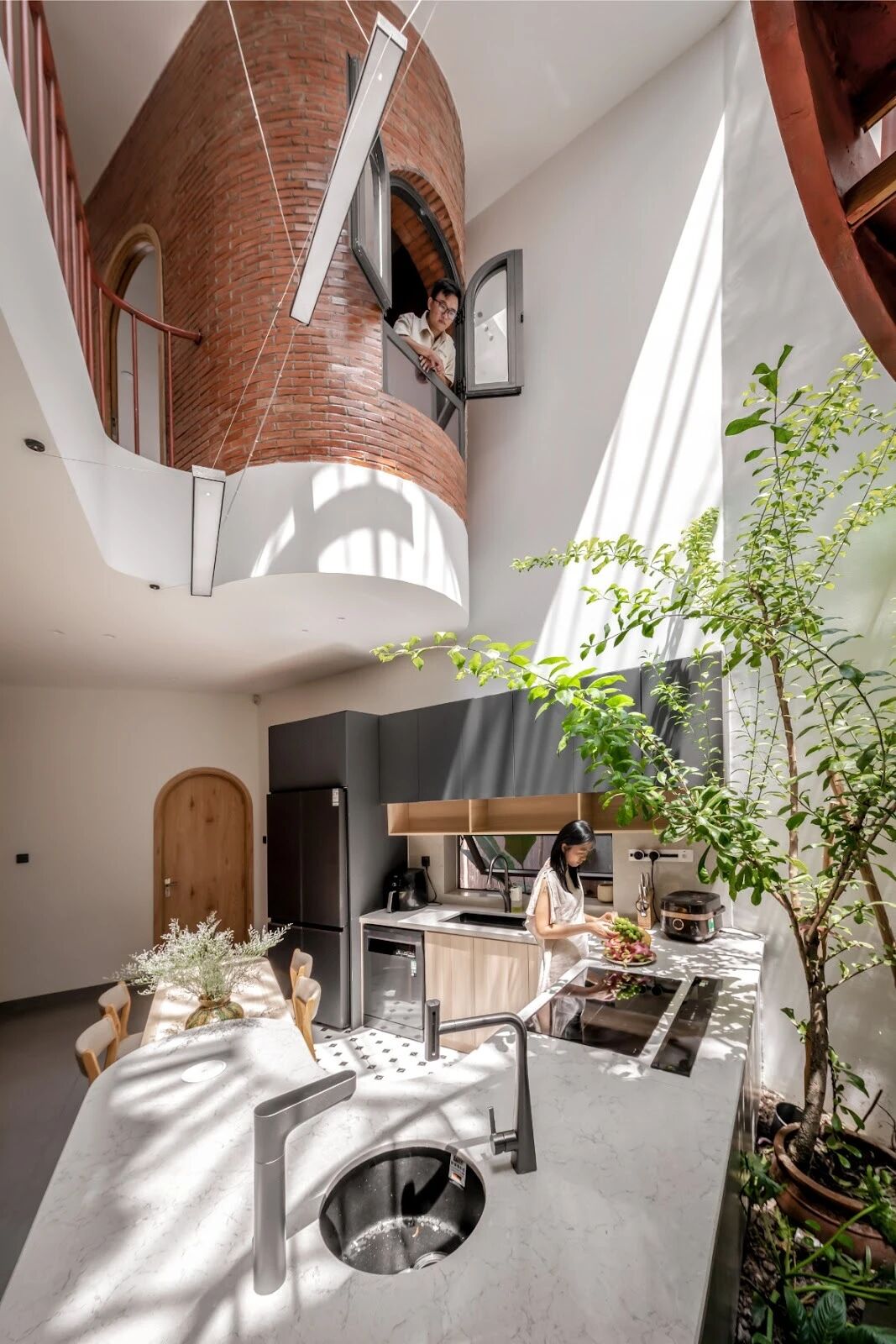 把房子扭成“Z”字，在闹市中心安了个会呼吸的家-16