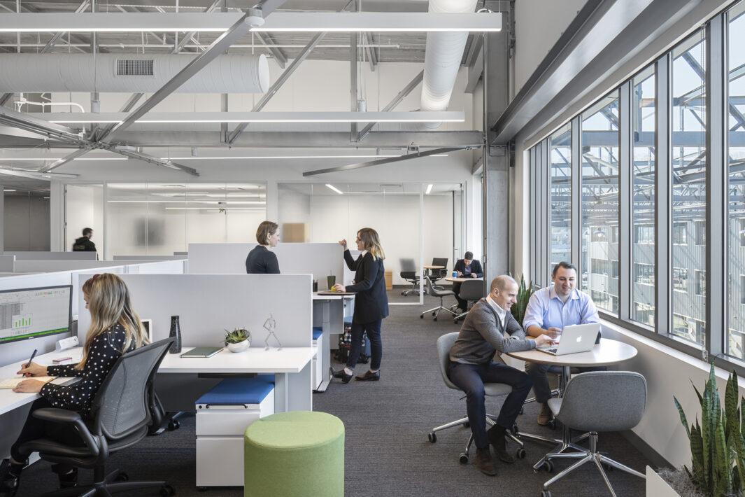 Smith + Nephew R&D and Medical Education Training Center - Perkins Eastman-2