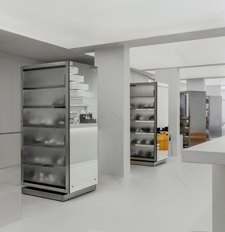 Sgirl 仓储式批发概念店丨中国广州丨RBA|Urban Object-28