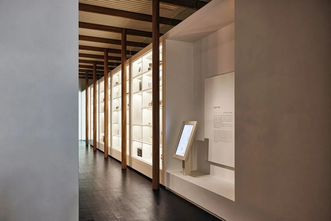 韩国Woori Bank丨Listen Communication建筑设计工作室-55