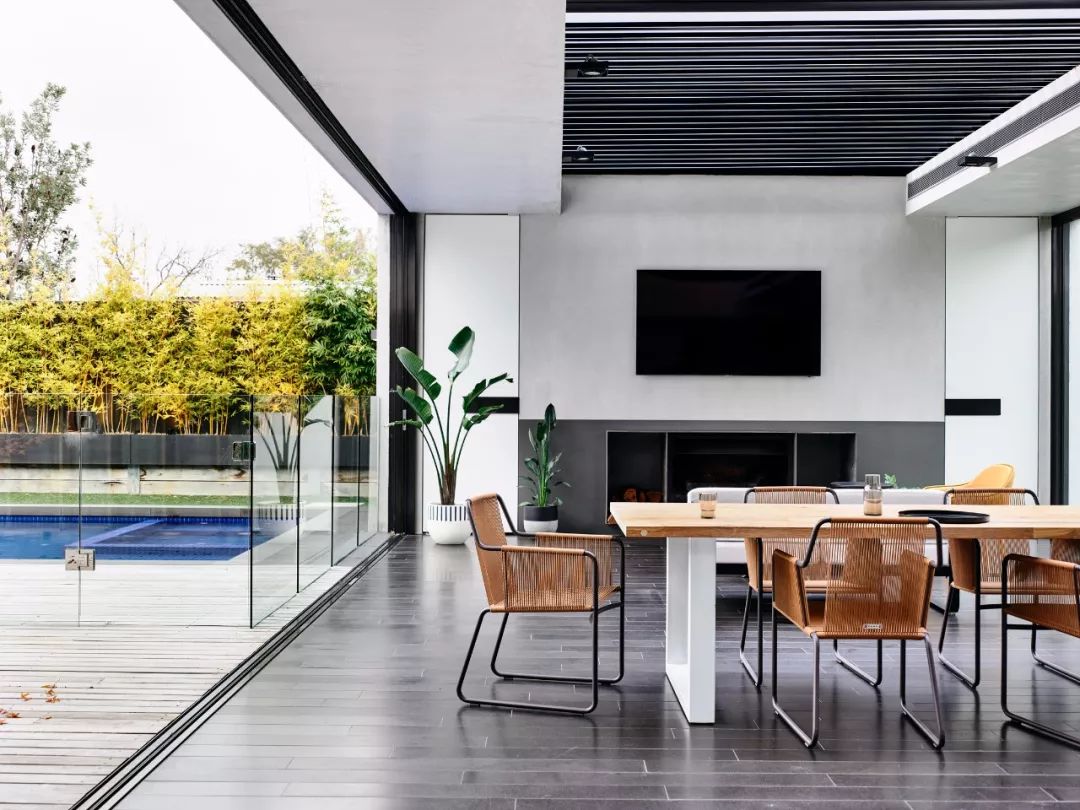 Workroom | 极简美学与功能平衡的室内设计-3