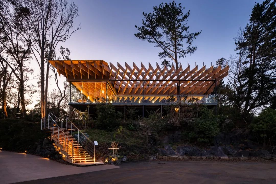 伊豆半岛的“悬空”餐厅-17