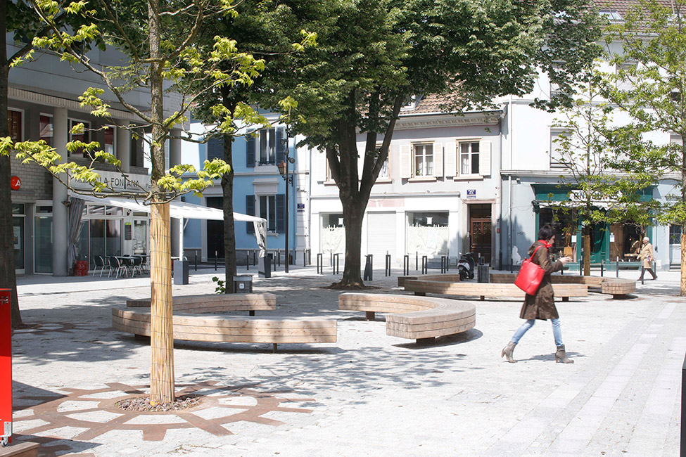 法国城市翻新之作 · 金属齿轮嵌入广场,激活历史古城-6