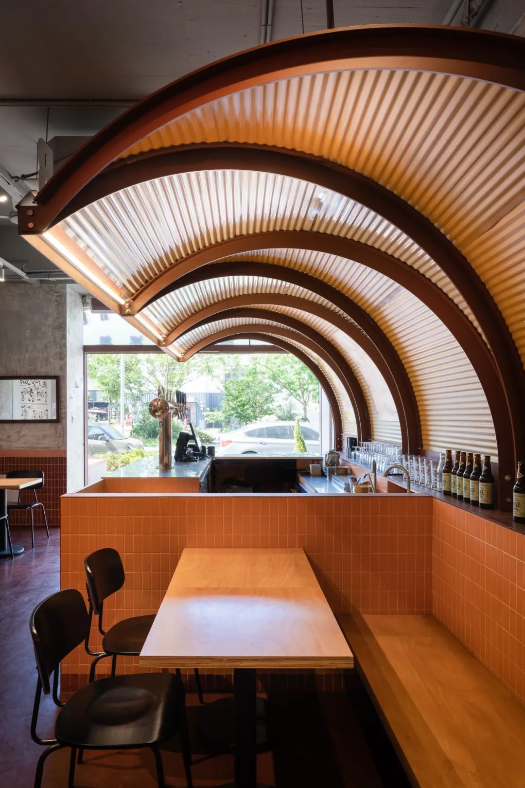 上海大学路绞肉机汉堡店,打造轻松活力的街头氛围-22