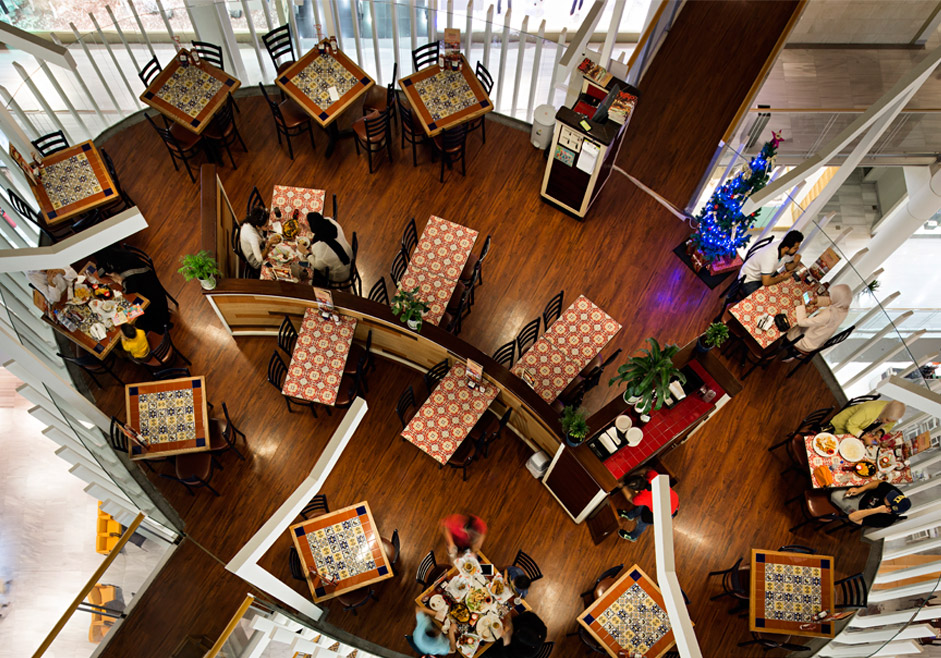 AL  MUHALLABPLEX 购物中心丨AUREOLIGHTING,SARALEALVINAS-3