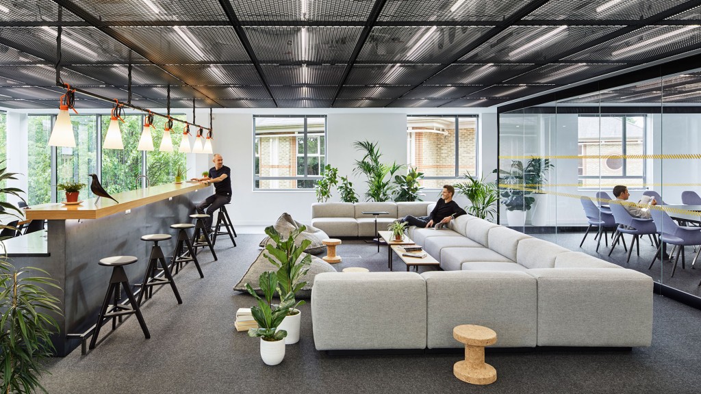 现代金融巨头英国总部-3