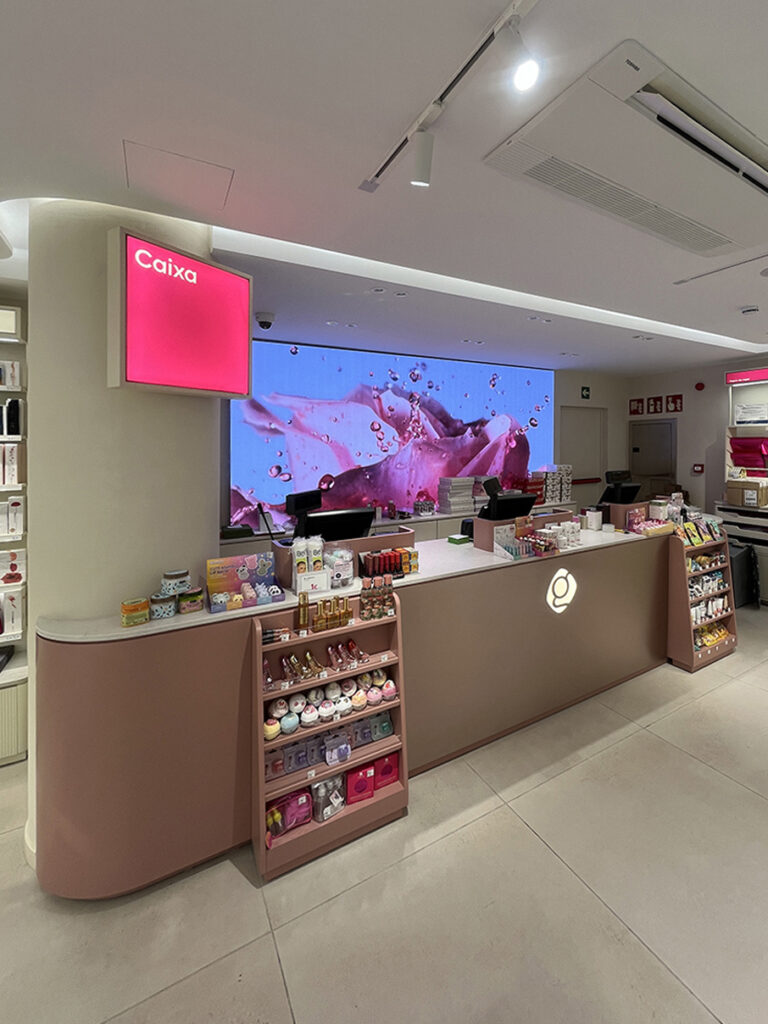 Gala Perfumeries新旗舰店丨安道尔安道尔城丨Gala Perfumeries团队与HMY合作-21