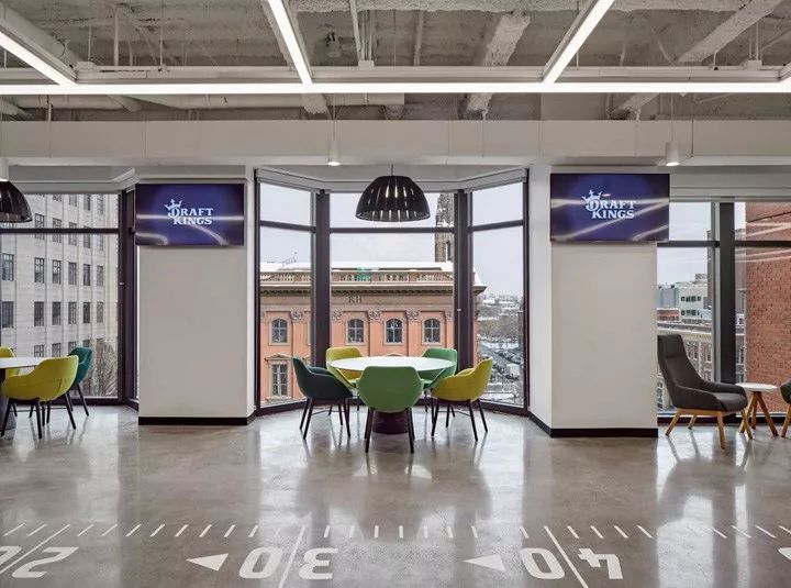 波士顿 DraftKings 梦幻体育博彩总部,活力四溢的现代办公空间-20