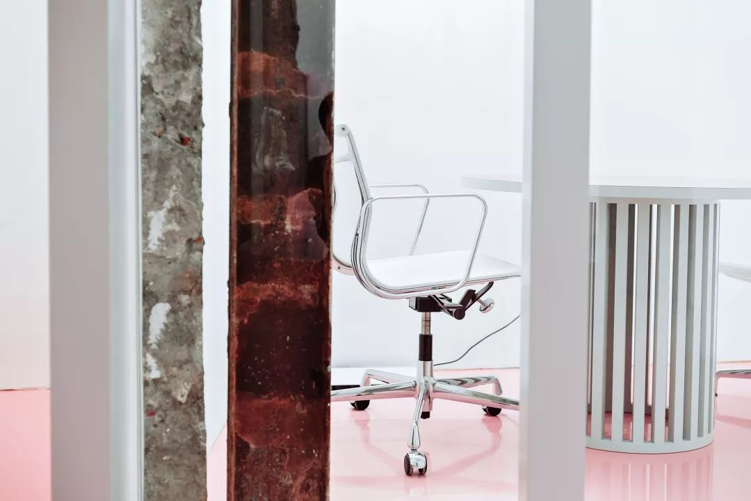 莫斯科废墟中的 NGRS 少女心公司-16