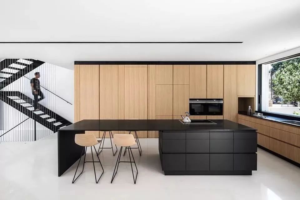 极简别墅设计 | Raz Melamed 的光影艺术空间-18