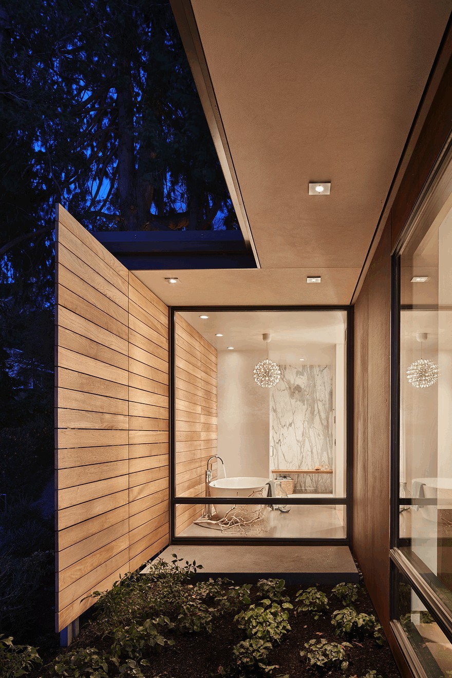 Waterfront Residence in Seattle with Luxurious Design Features-24