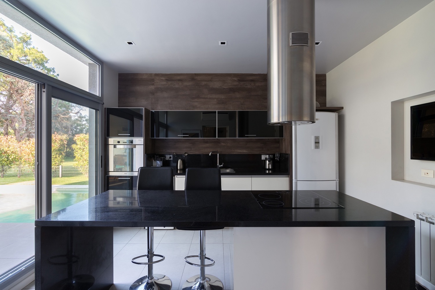 Modern House in Which every Unnecessary Element has been Eliminated-31