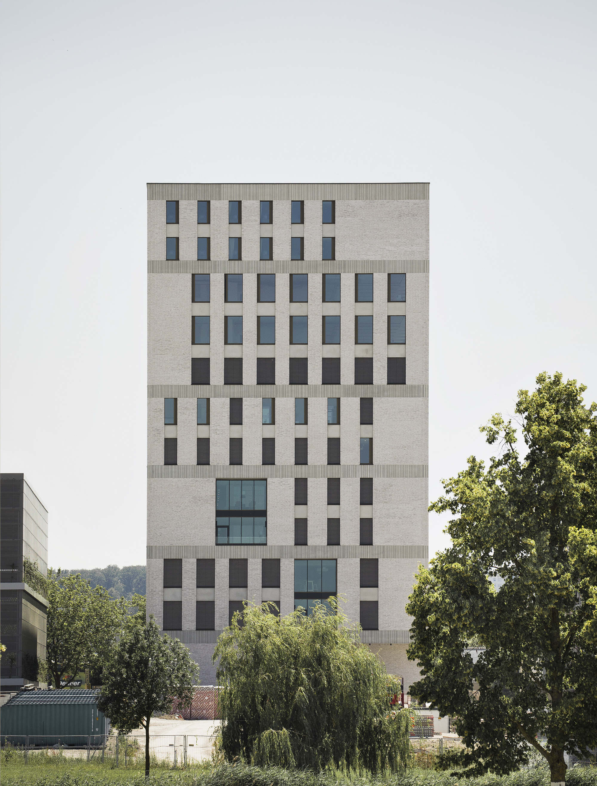 New High-Rise-Block Böblingen District Hospital / Baumschlager Eberle Architekten-8