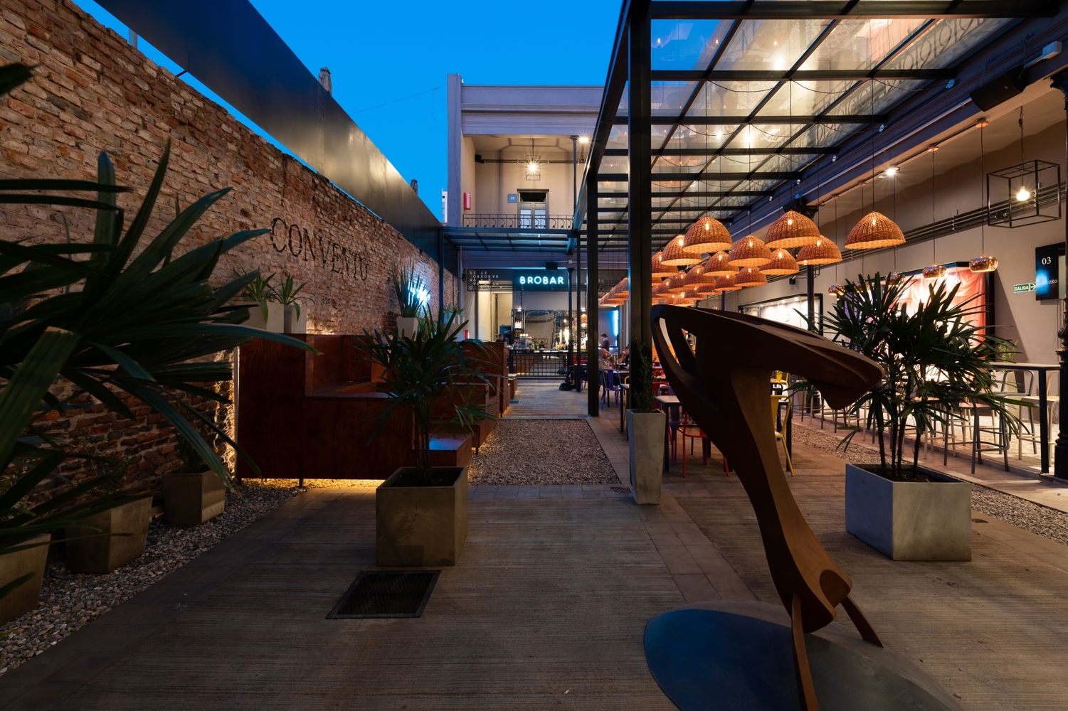 阿根廷百年修道院改造的购物中心-73