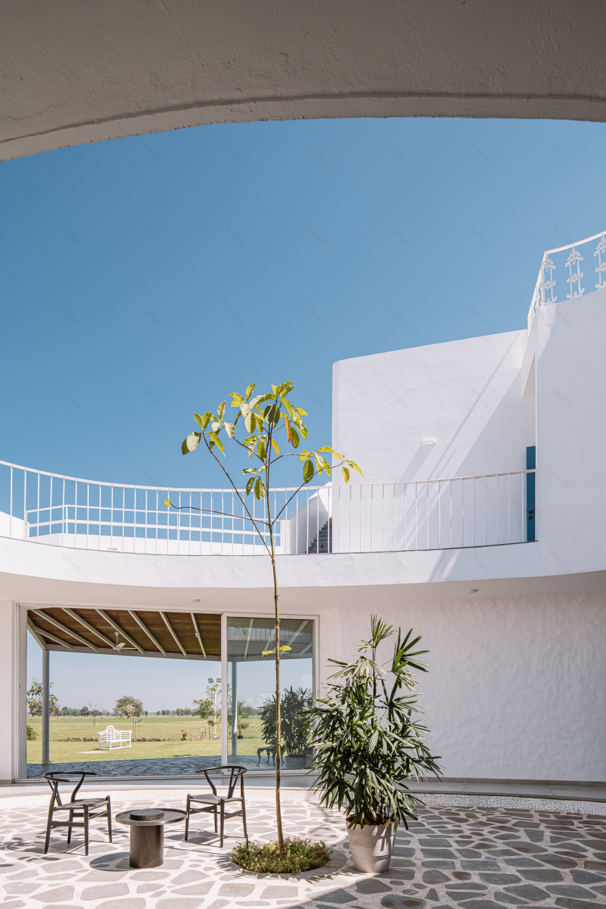 草地中的周末度假屋丨印度丨SAK Designs-30