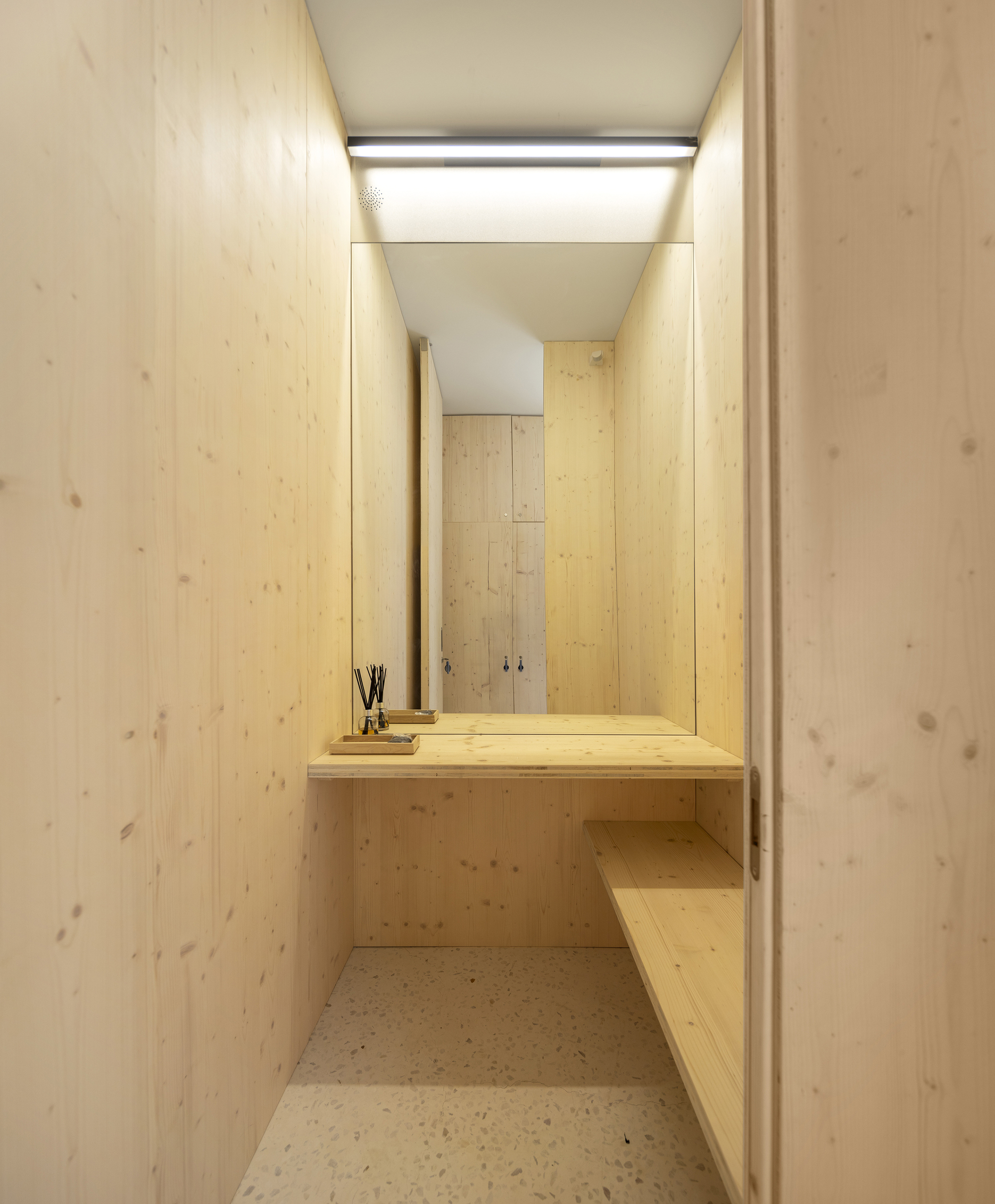 葡萄牙山区酒店融入本土文化,呈现现代与传统之美-32