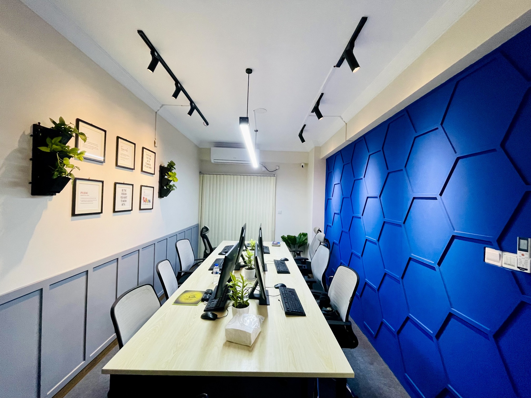 Creativ Wisdom Office Interior Design-0