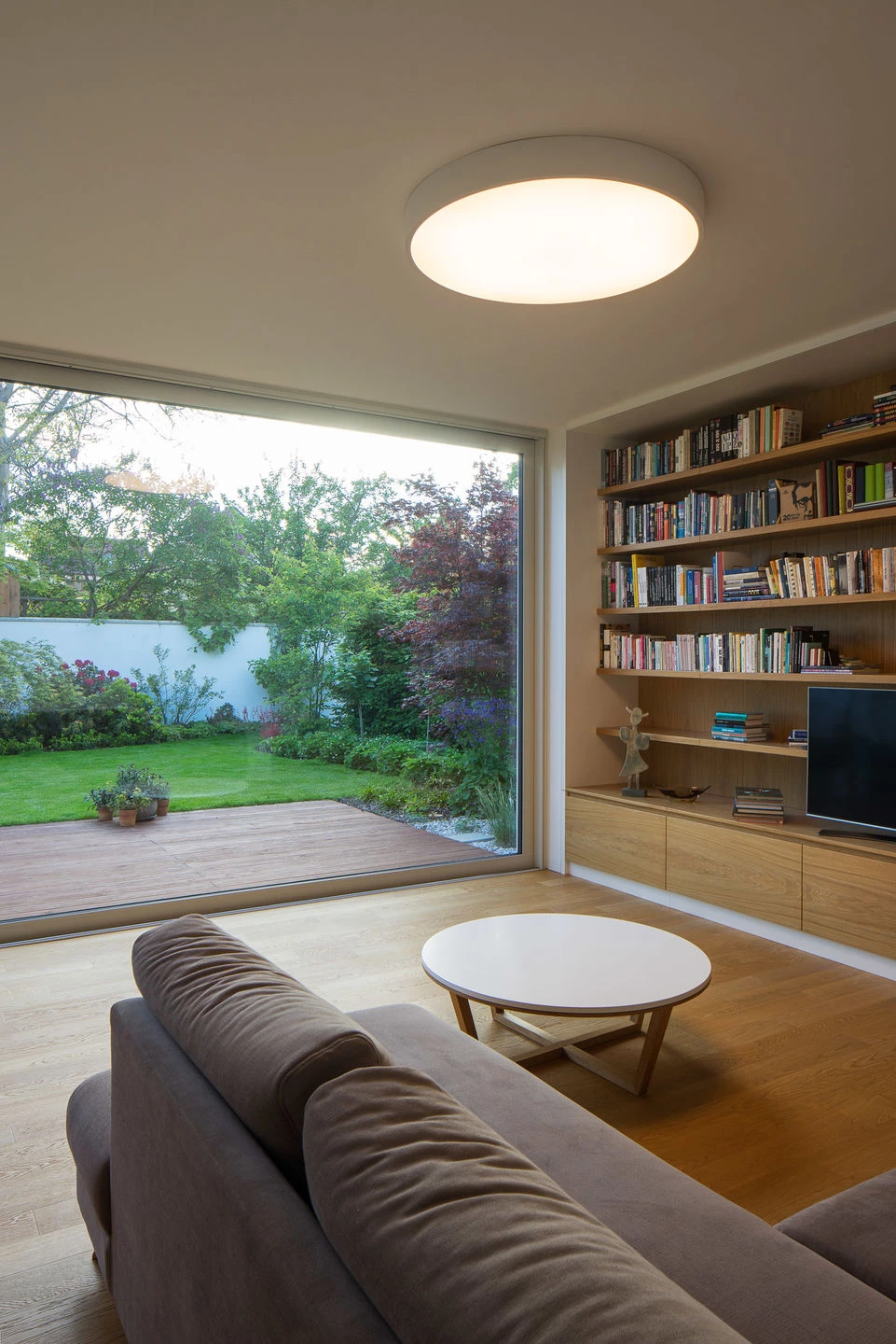 捷克家庭住宅,光影游戏中的自然采光设计-21