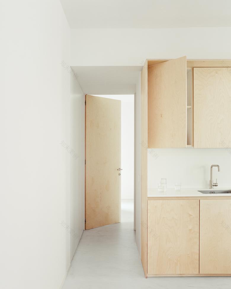 米兰小型公寓的家庭办公室丨意大利米兰丨SET Architects-12