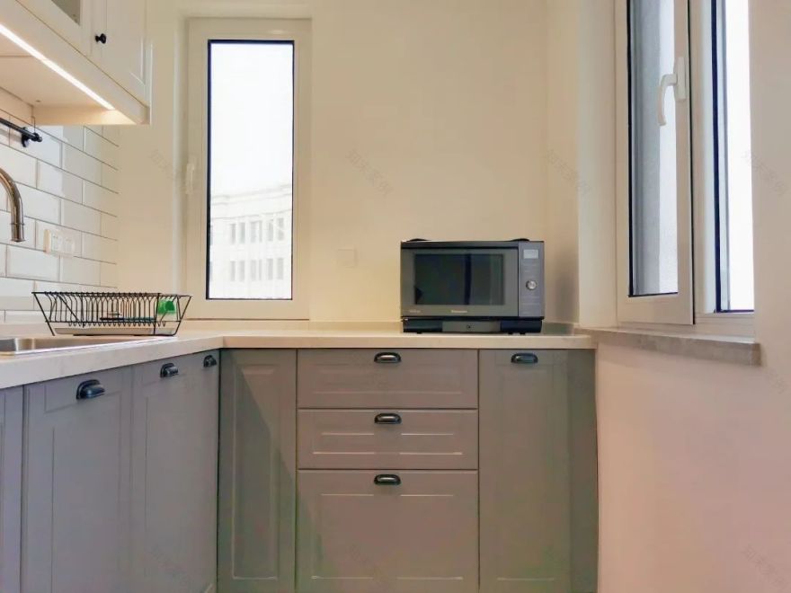 90㎡程序员家居,设备柜、地台、咖啡吧一应俱全-70