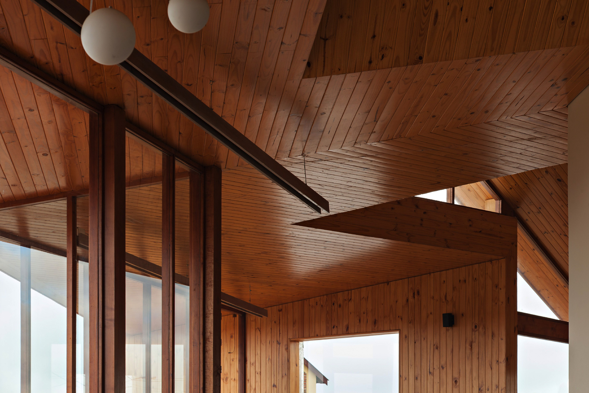 Calafate Hostel / Hauser Oficina de Arquitectura-15