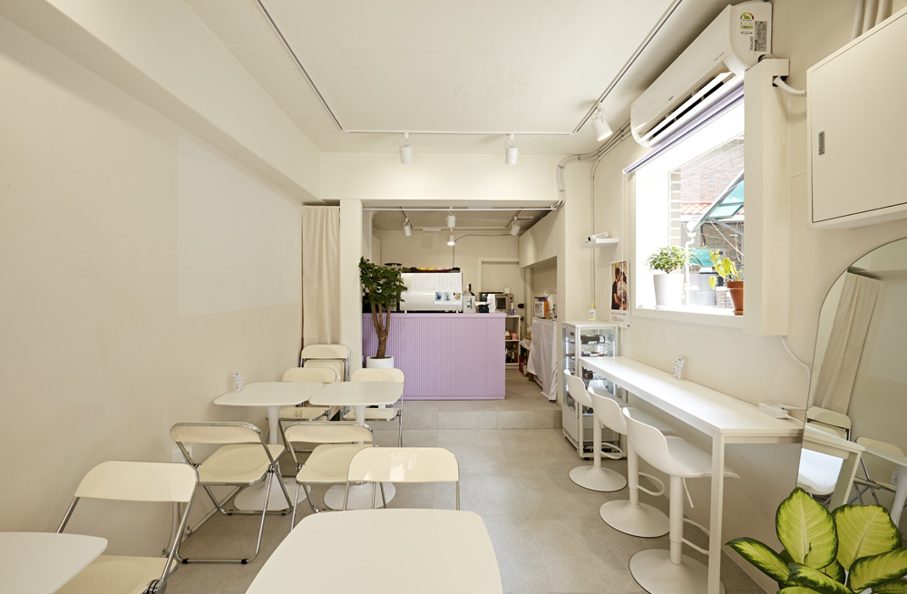 简约白色咖啡厅 | 8 平米的小空间，大设计-3