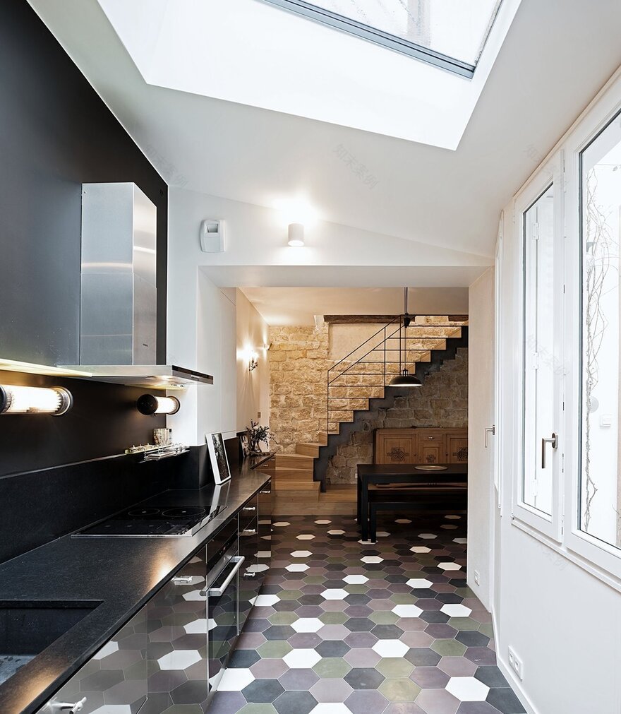 巴黎 10 区庭院旧宅变宜居家庭住宅-18