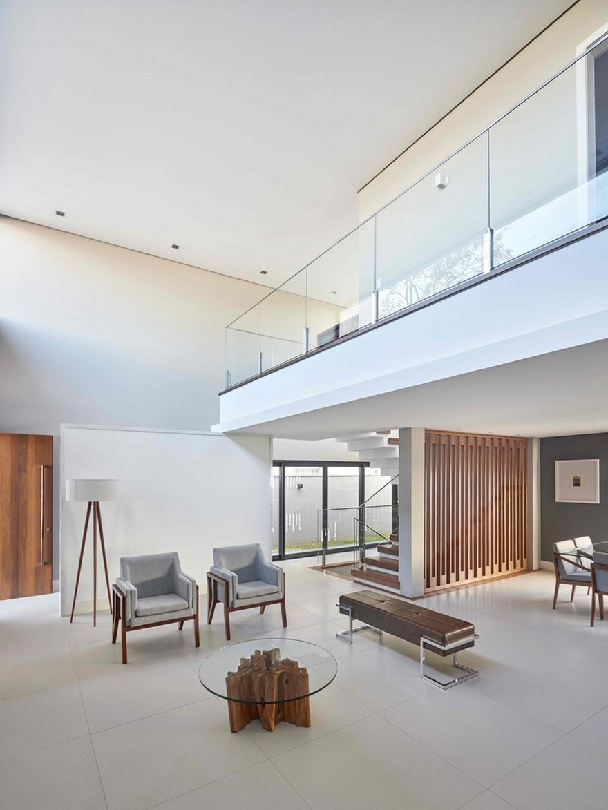 Cumaru House: An Imposing Example of Modern Brazilian Architecture-15