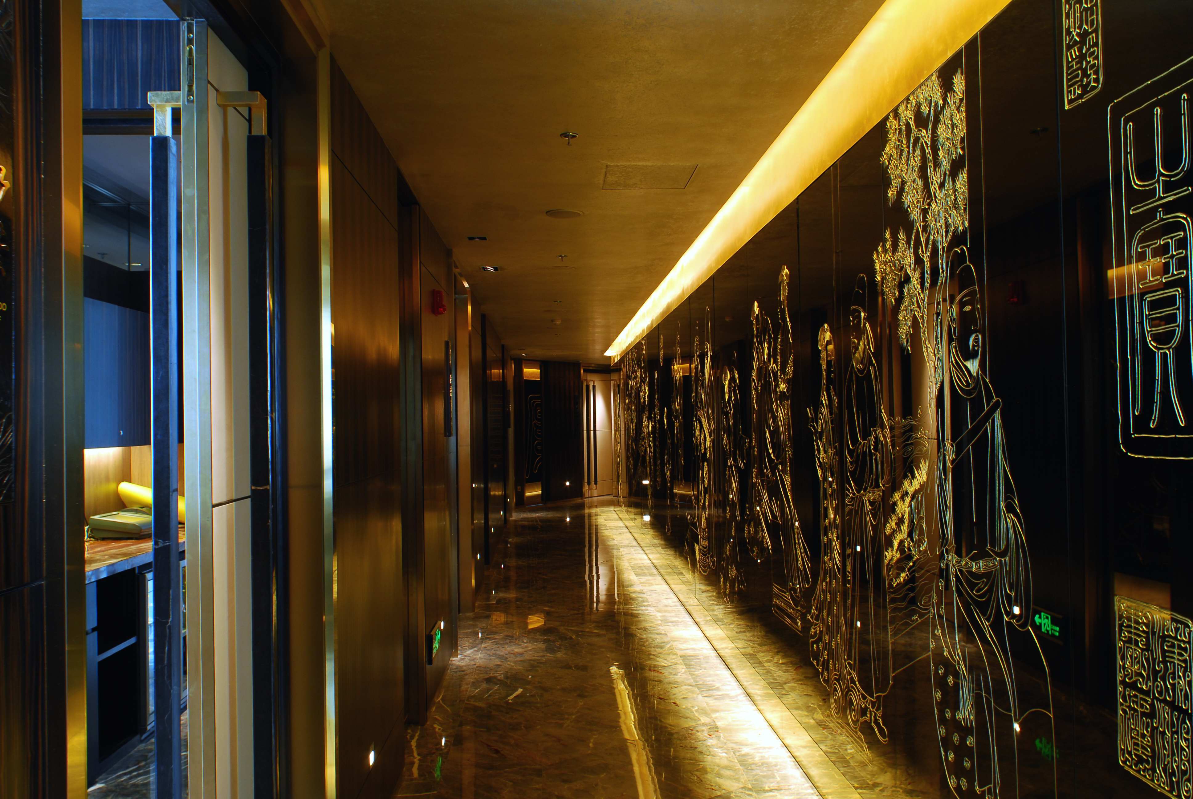 WILSON  上海浦东丽思卡尔顿酒店    -2-23