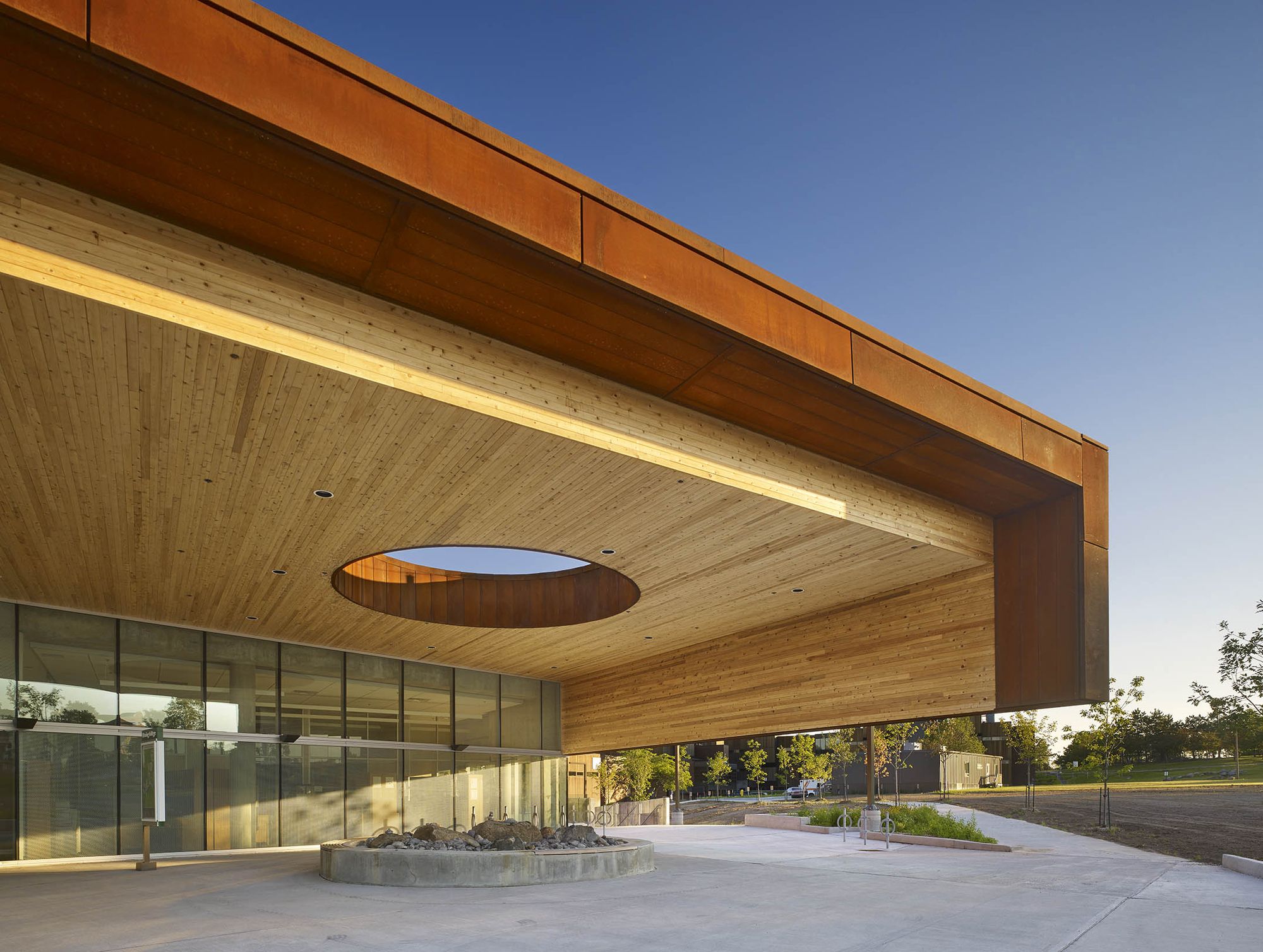 加拿大 Sir Sandford Fleming College 科技中心—— Perkins + Will 打造多功能的现代教育空间-9